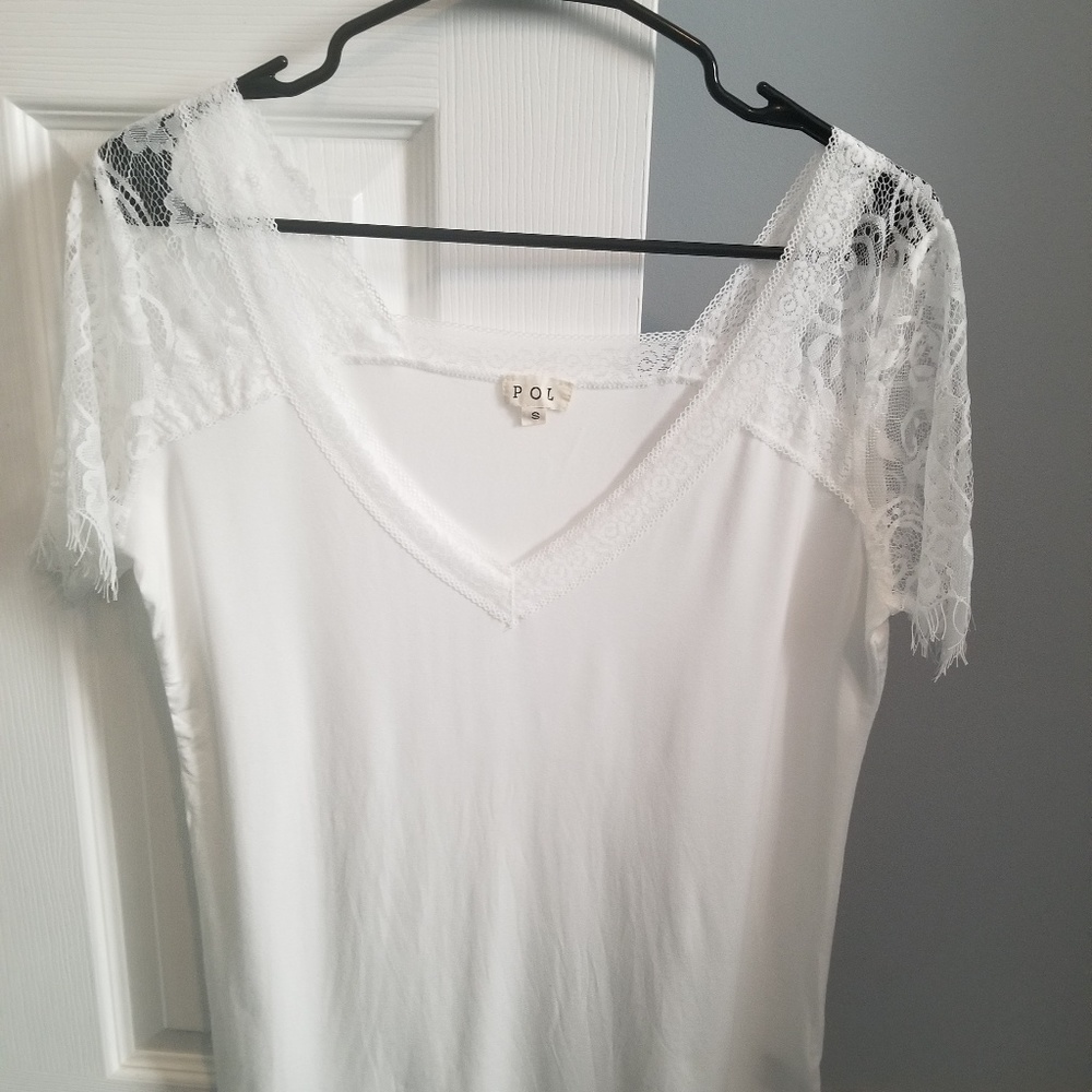 Small lace white top